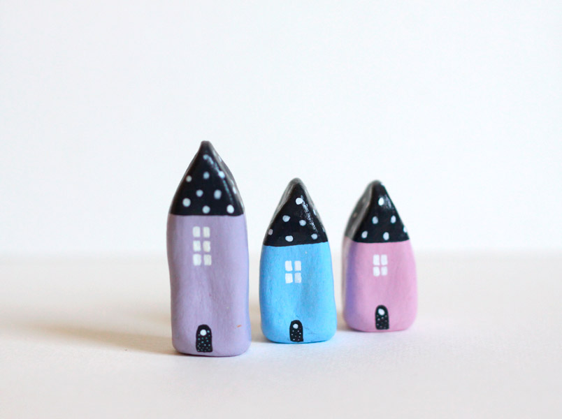 Little Village with 3 Little Clay Houses